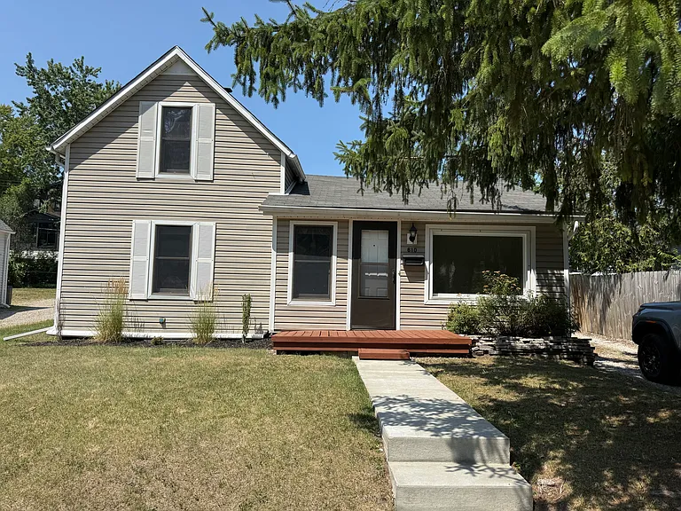 610 Quarter St — Photo 1