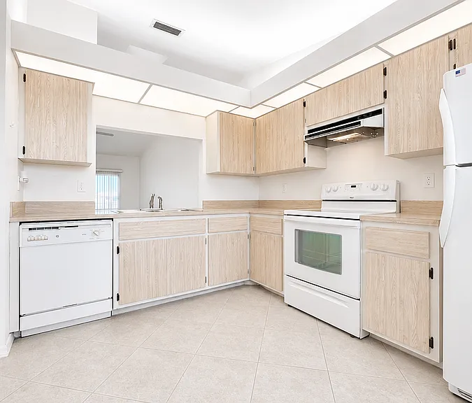 320 SW 3rd Pl #2 — Photo 14