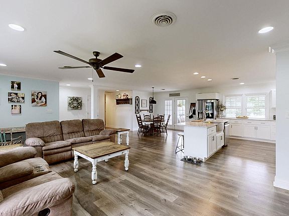 5th image of 131 Westhaven Dr