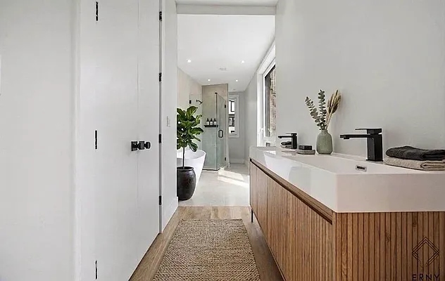 Bathroom, photo 3