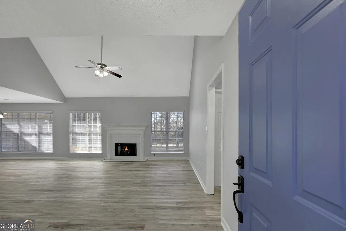4 bed, 2.0 bath, 1792 sqft, $2,400 — Photo 4