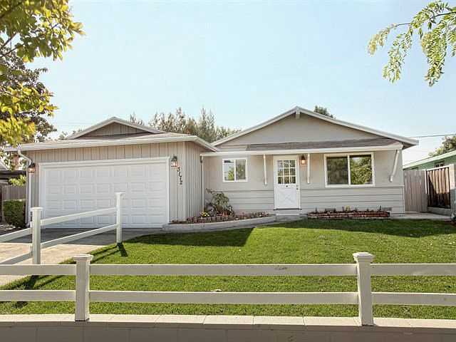 1st image of 3172 Mount Hood Way
