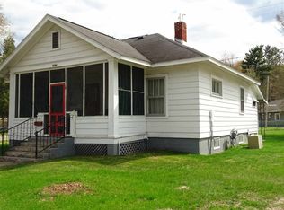 1972 River St, Niagara, WI 54151