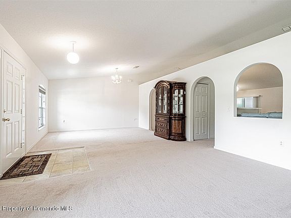 5th image of 6283 Lorraine Ln