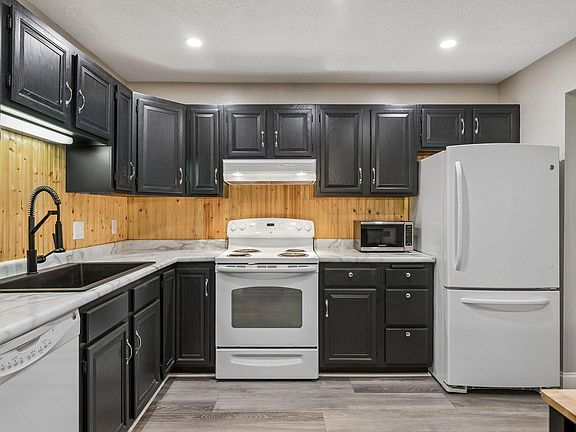 4th image of 10540 43rd Ave N APT 103