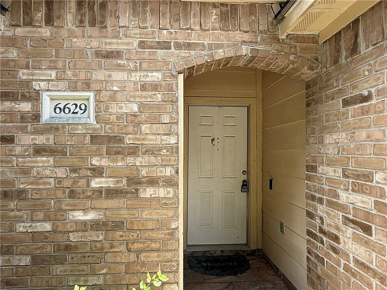 6629 Kodiak Dr — Photo 2