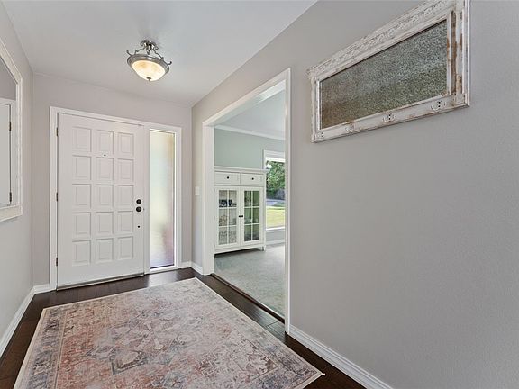 3rd image of 2555 E Manor Dr