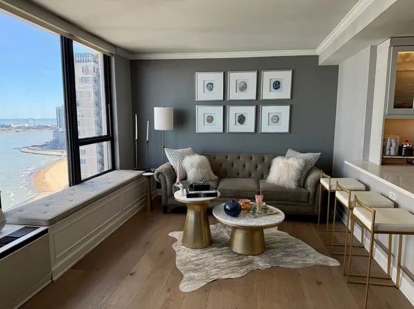 1313 N Ritchie Ct APT 2706, Chicago, IL 60610