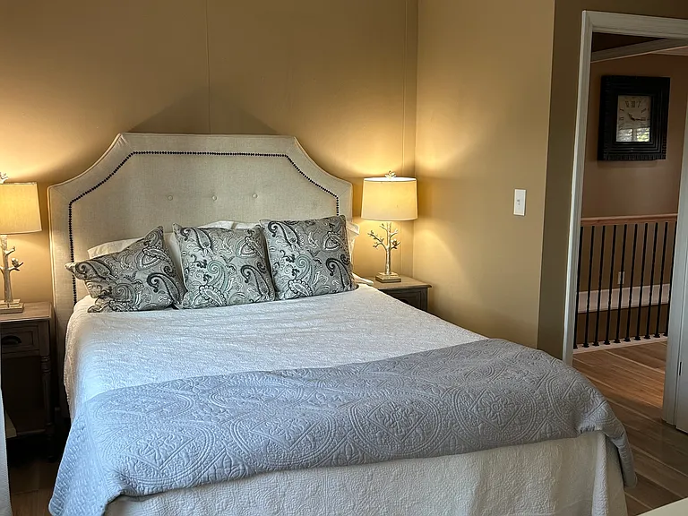 Queen room with ensuite