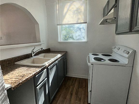 3rd image of 1105 N 12th St