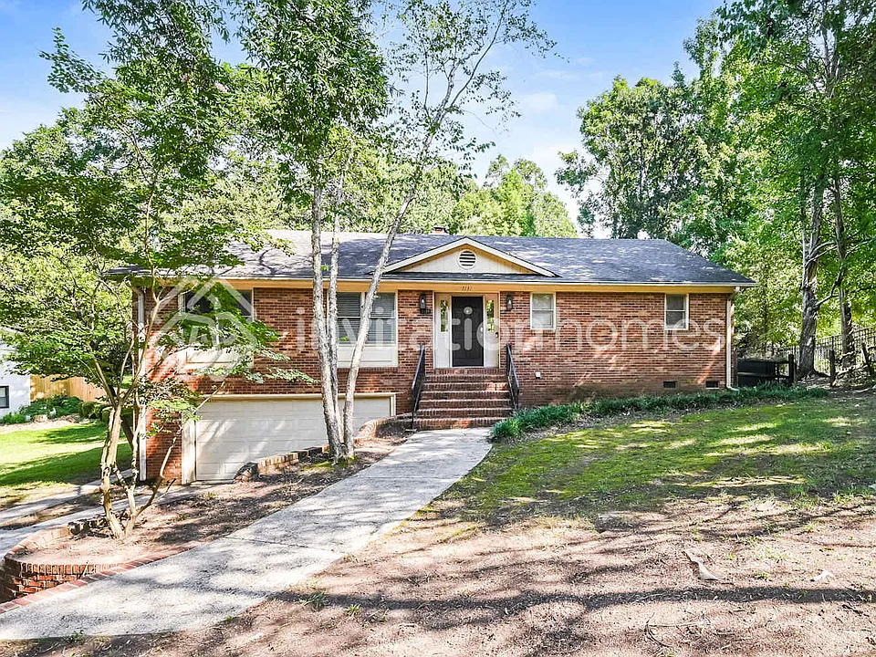 7131 Hillside Ln