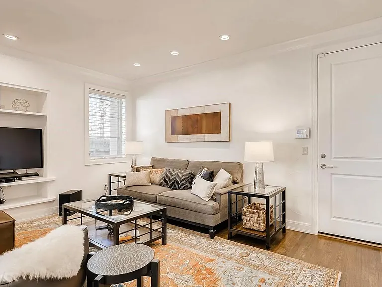 436 Jackson St — Photo 15