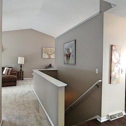 4th image of 1646 Edith Ave NE