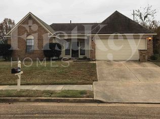 6577 Cross Oak Dr, Memphis, TN 38141