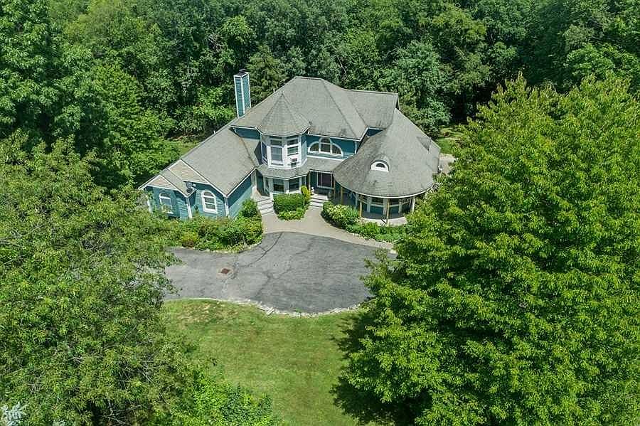 1st image of 45 Varna Ln