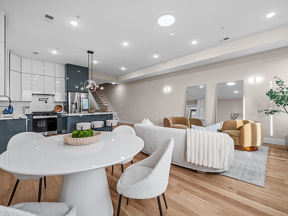 4th image of 94 South St #3