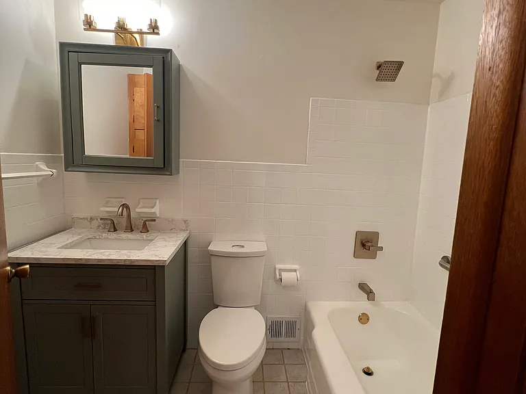 102 Venable Dr — Photo 7