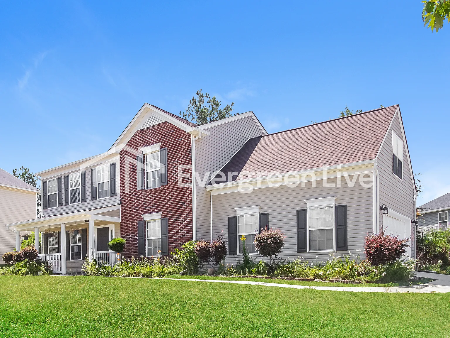 4 bed, 2.5 bath, 2286 sqft, $2,095 — Photo 2