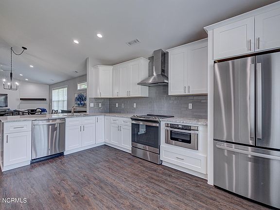 3rd image of 4925 Coronado Dr