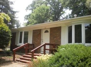 305 Locust St, Lake In The Hills, IL 60156