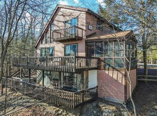 228 Overlook Dr, East Stroudsburg, PA