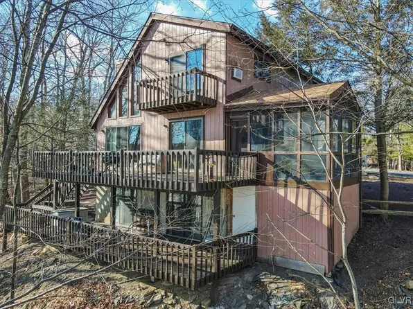 228 Overlook Dr, East Stroudsburg, PA 18301