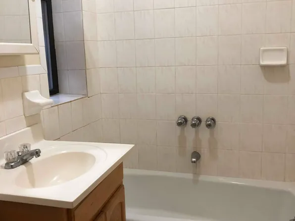 2559 East 18th Street 1 image 3 of 4