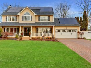 58 Clifford Blvd, Hauppauge, NY 11788