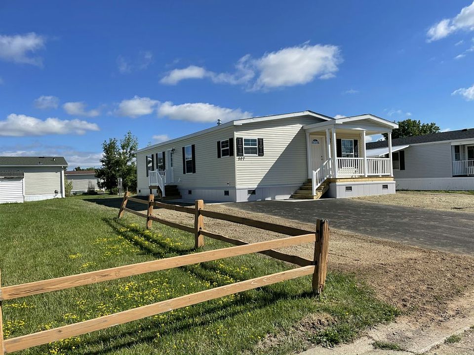 2nd image of 507 Applewood Dr