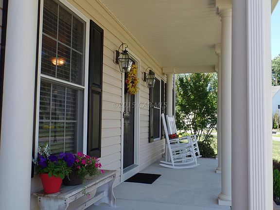 Spacious front porch