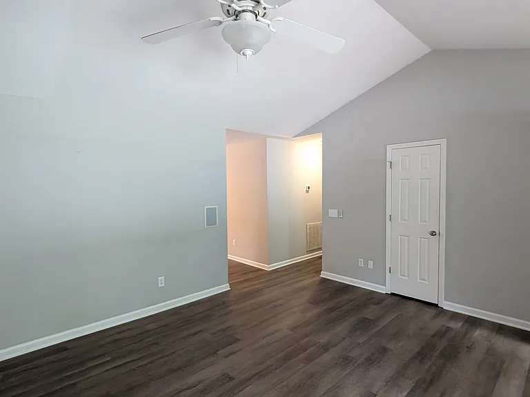 2900 Enson Pl — Photo 3