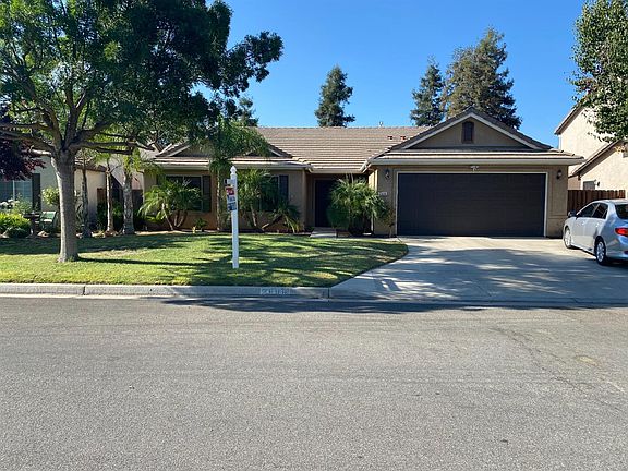 3rd image of 2696 E Hillview Ave