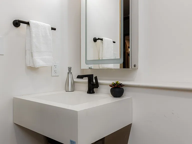 Liberty Tower Residences — Photo 47