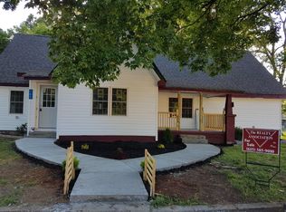 107 N West St, Decherd, TN 37324