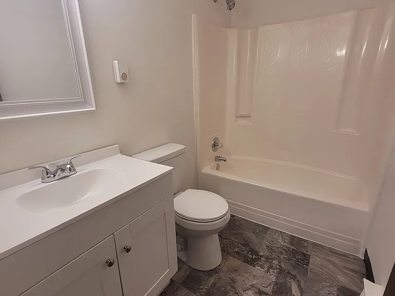 Tanglewood Apartments — Photo 11