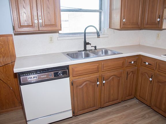 4th image of 4511 Tropical Dr