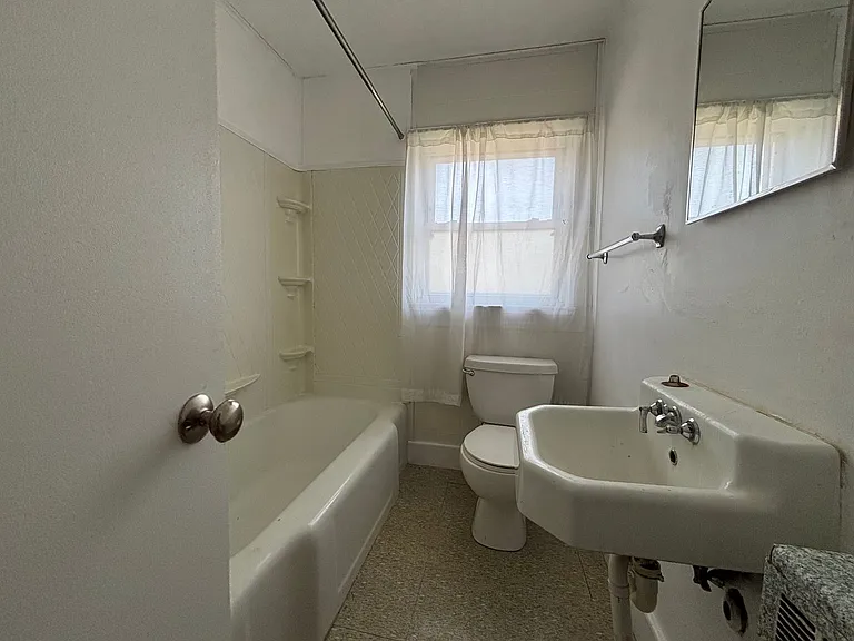 120 Prairie Ave — Photo 22