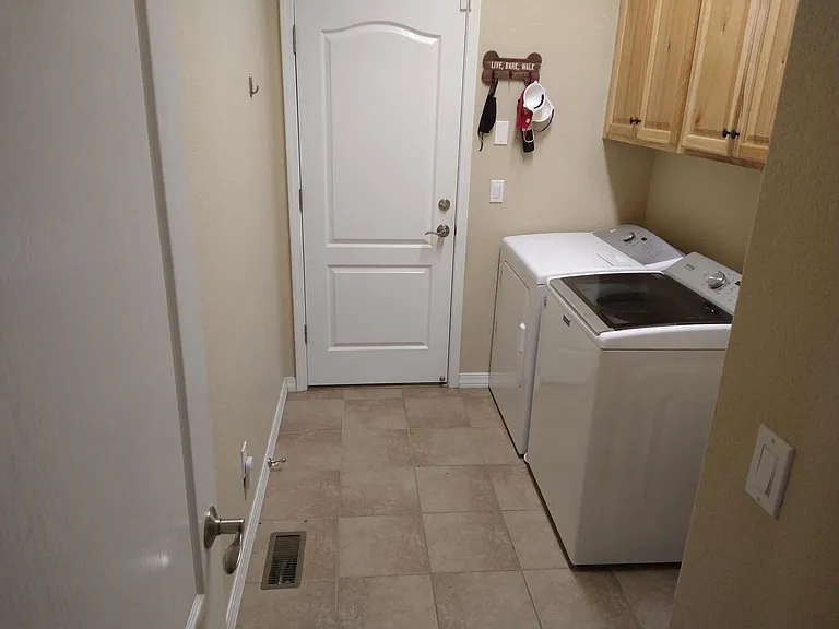2331 Ledgewood Dr — Photo 14