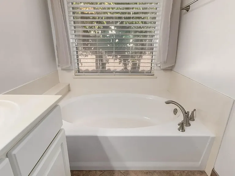 517 S Paradise Dr — Photo 14