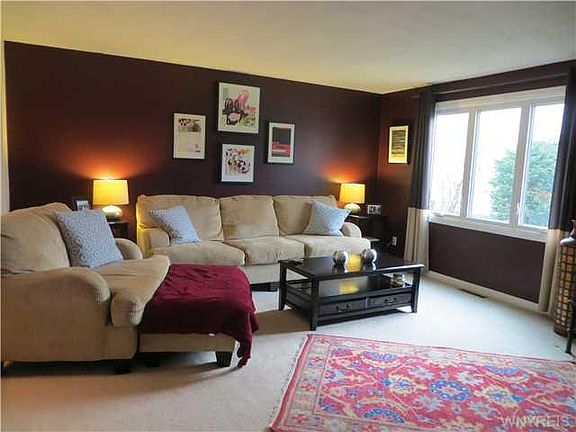 3rd image of 951 Charlesgate Cir