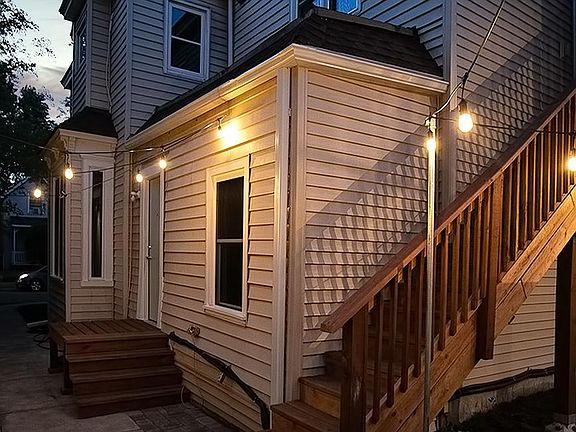 5th image of 814 26th Ave NE #1