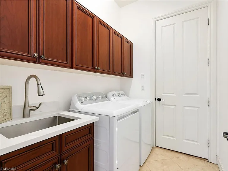 7660 Cottesmore Dr — Photo 38