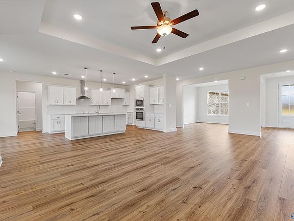 4th image of 108 Creek Park Dr