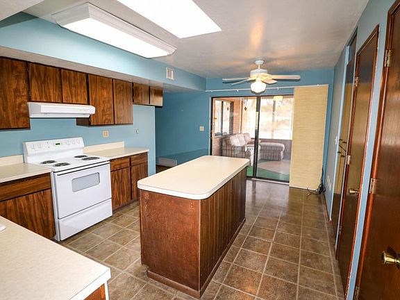 5th image of 9550 N La Cholla Blvd