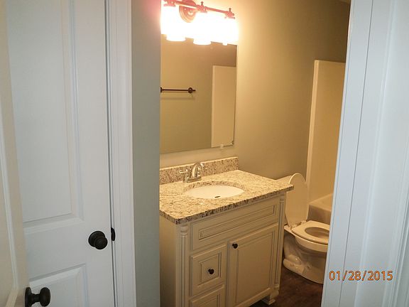 Stevens St Duplex bath 3_01282015