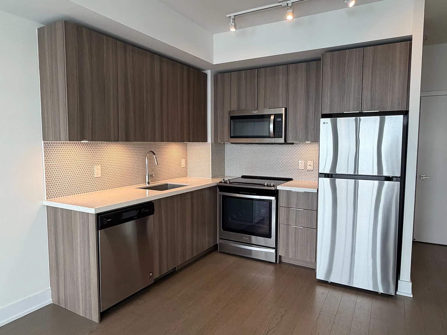 2 bed, $2,650 — Photo 4