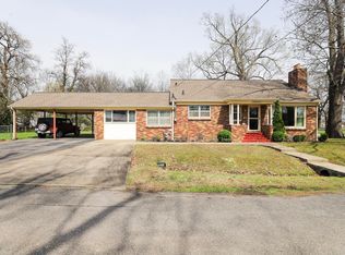 1945 B St, Paducah, KY 42003
