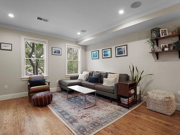 3rd image of 11 Essex St #2
