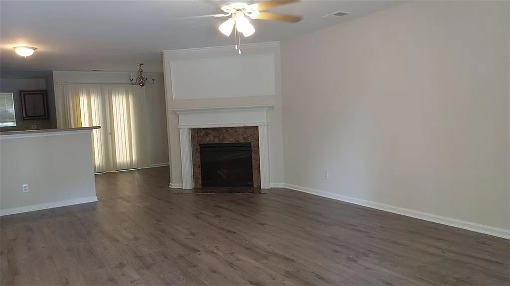 2 bed, 2.5 bath, 1546 sqft, $1,800 — Photo 2