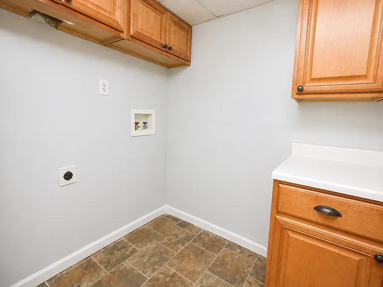 233 Weed Ave — Photo 6